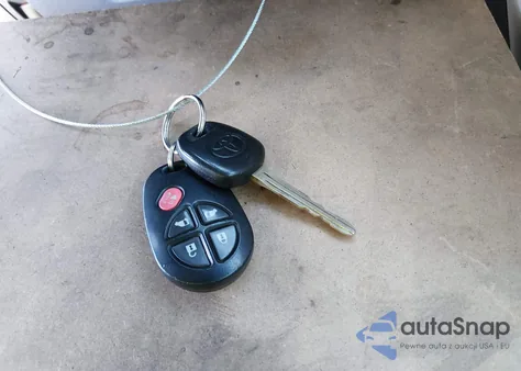 2011 Toyota Sienna Le V6 из США, поврежденный, VIN 5TDKK3DC9BS134031